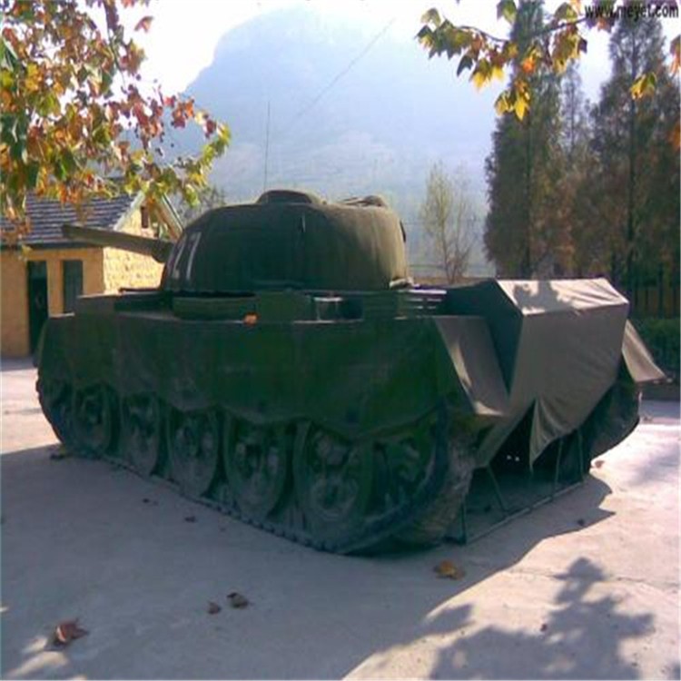 大型充气坦克